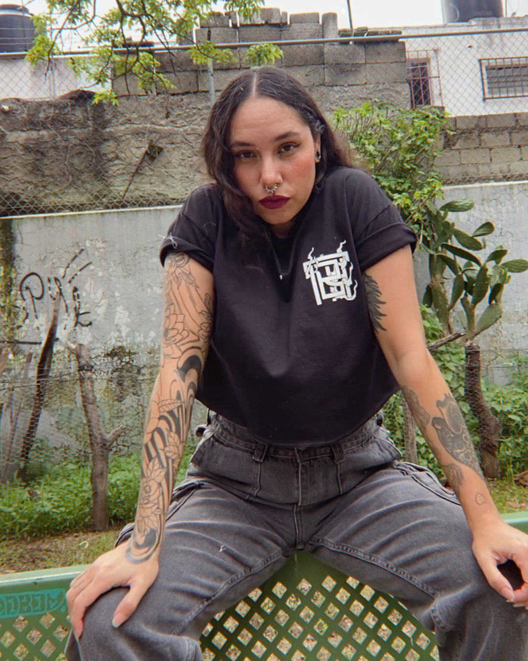 **DESCUENTO Crop Top Dragon Tee