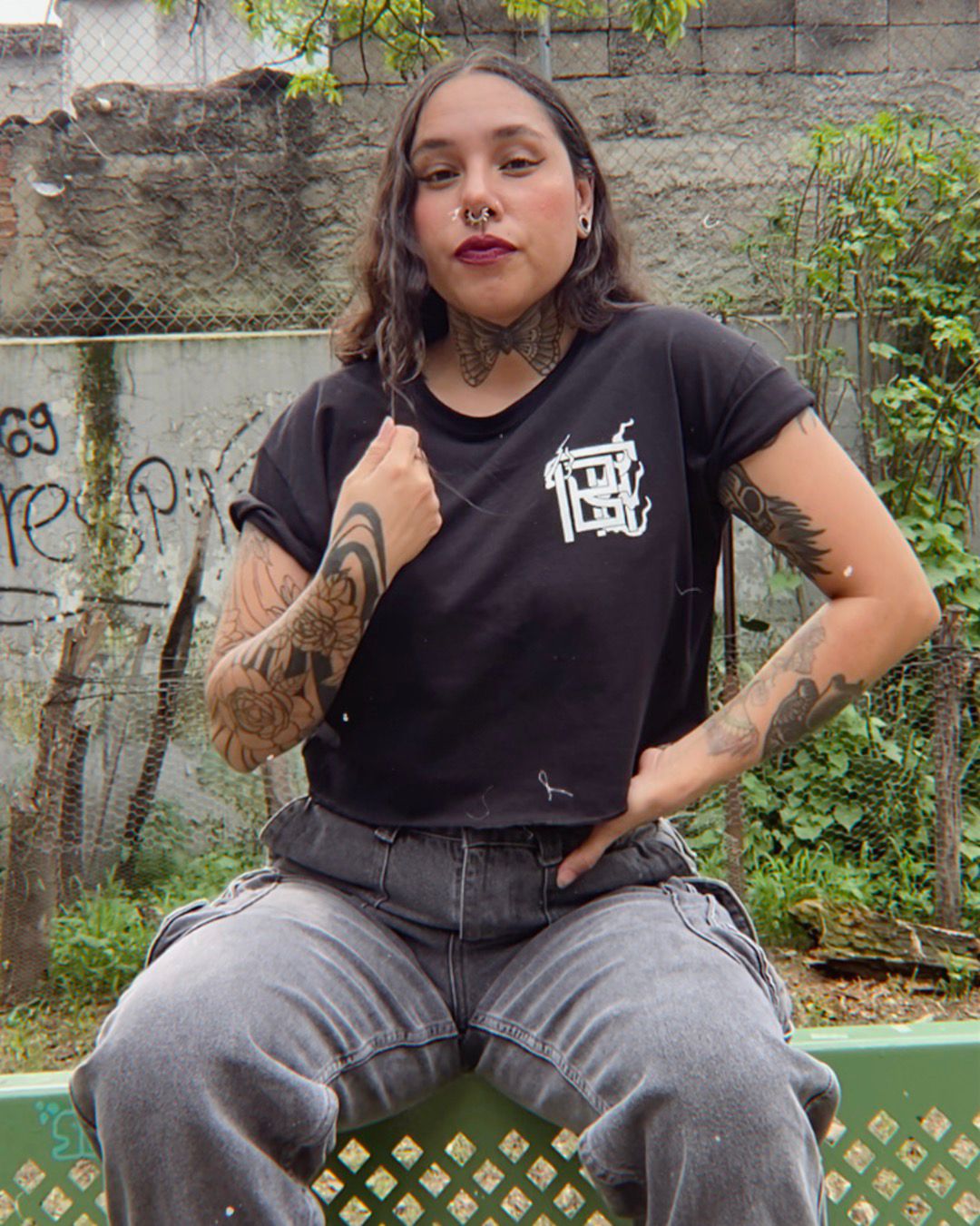 **DESCUENTO Crop Top Dragon Tee